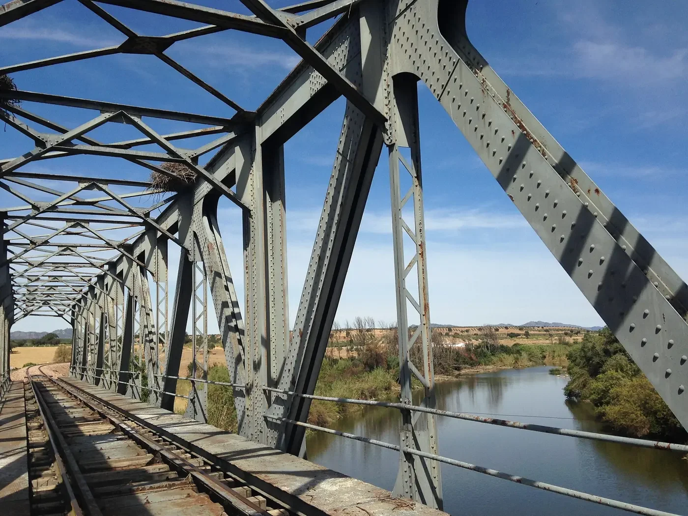 Puente metálico sobre el río Zújar